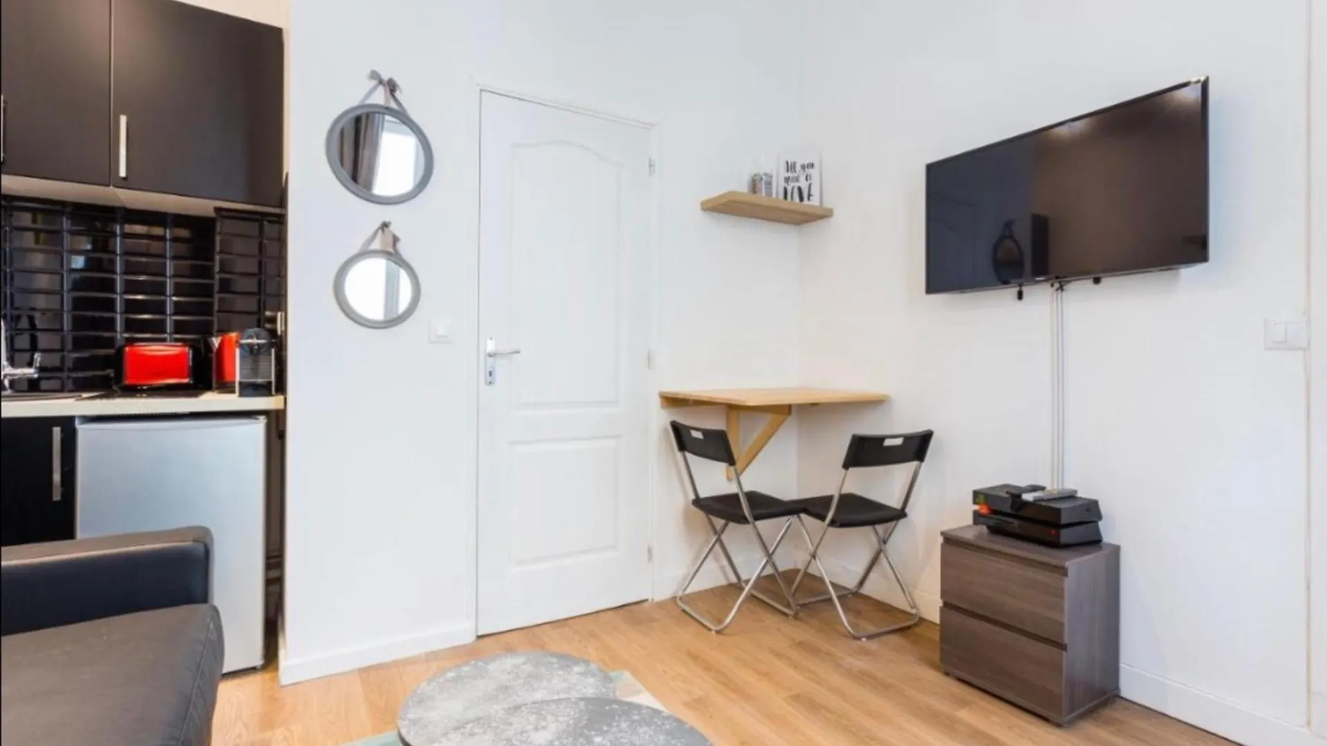 1 Cozy Studio Pere Lachaise Nation Paris France